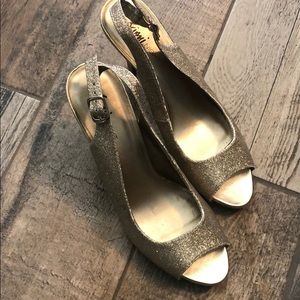 Sparkling Gold  2”  sling backs!
